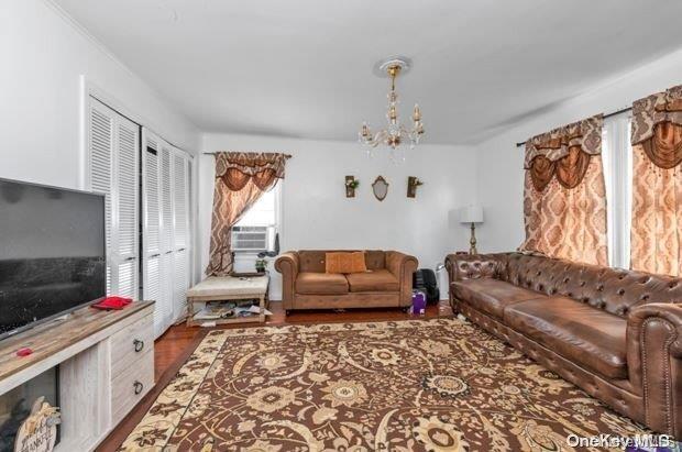 85-38 Homelawn St, Jamaica Hills, NY 11432 - photo 2