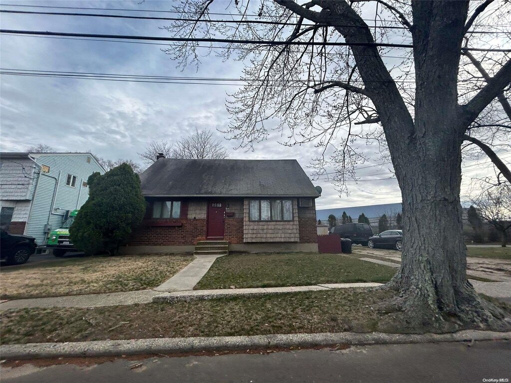 89 Sherman Ave, Bethpage, NY 11714 - photo 1