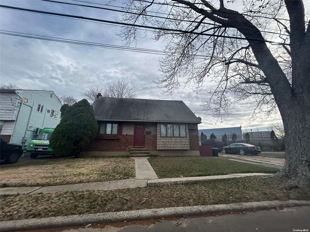 89 Sherman Ave, Bethpage, NY 11714 - photo 2