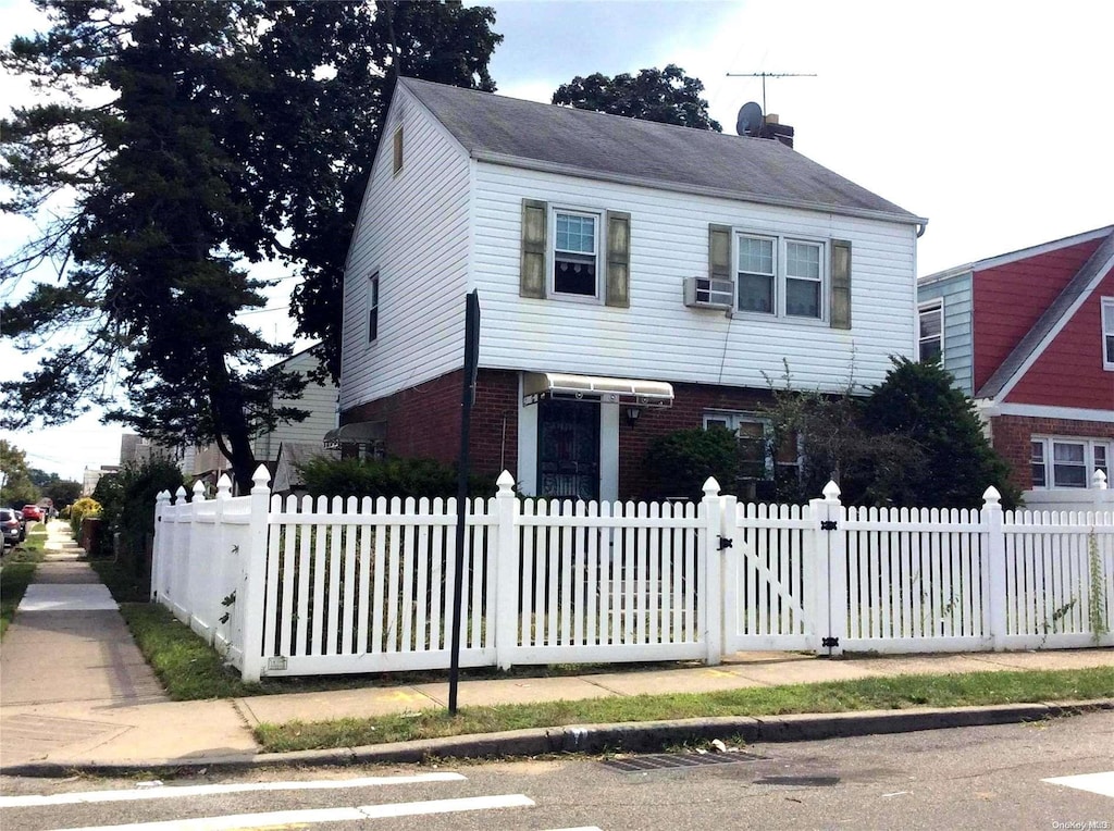 view of front of house