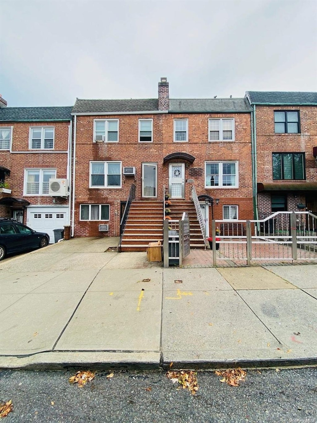 20-65 47th St, Long Island City, NY 11105 - photo 1
