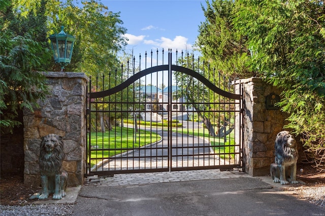 70 Crane Neck Rd, Setauket, NY 11733 - view of gate