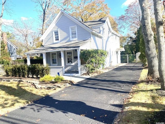 view of front of house featuring covered porch