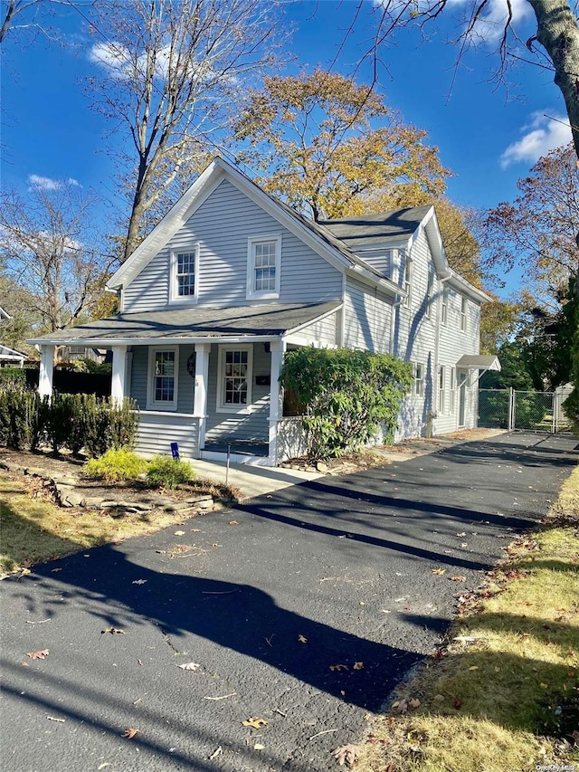 view of front of house with a porch