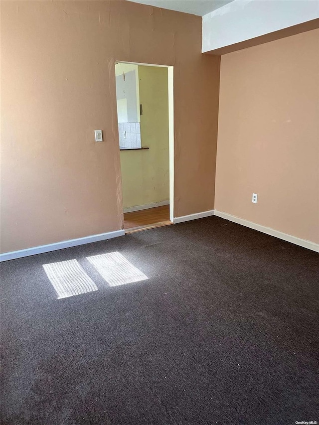 empty room with carpet