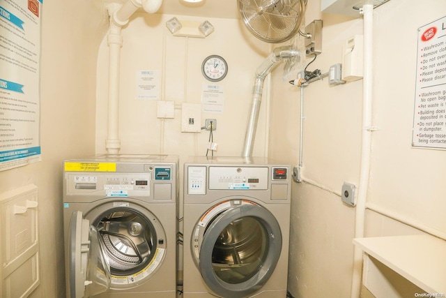 laundry area featuring washer and clothes dryer