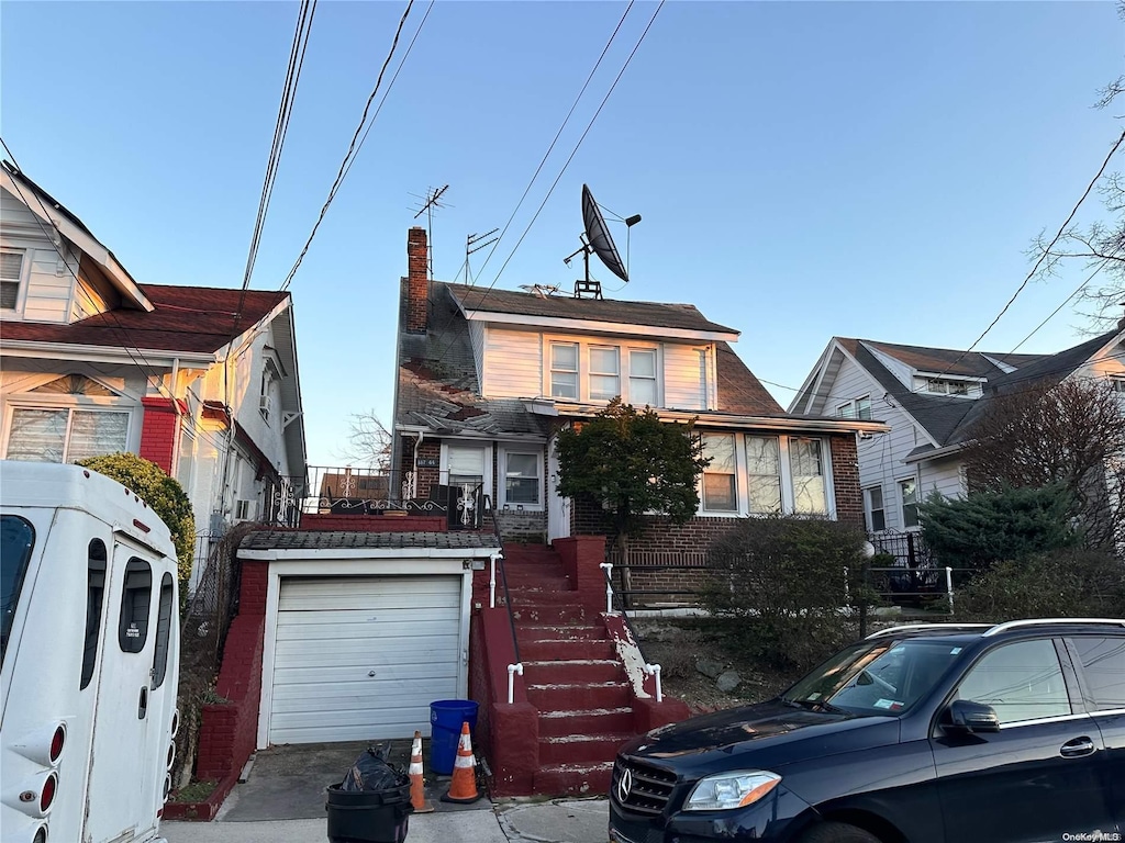 view of front of house with a garage