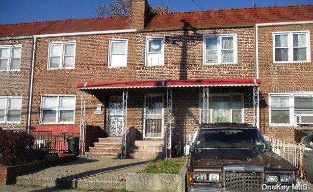 view of townhome / multi-family property