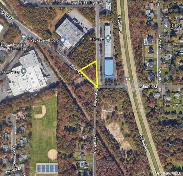 Sylvan Ave, Bayport, NY 11705
