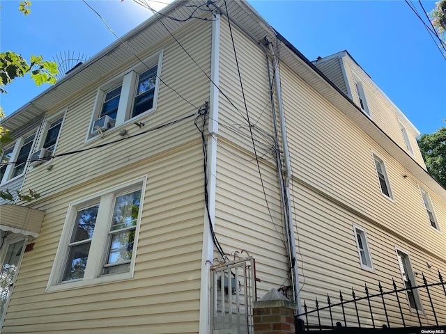 Listing photo 2 for 33-30 109th St, Corona NY 11368