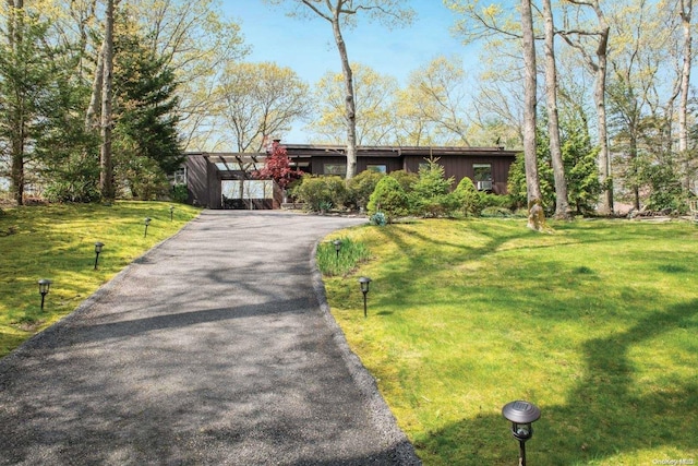 view of front of property with a front yard