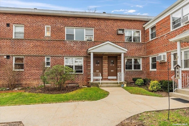 87-24 Marengo St Unit 2B, Holliswood, NY 11423 - photo 1