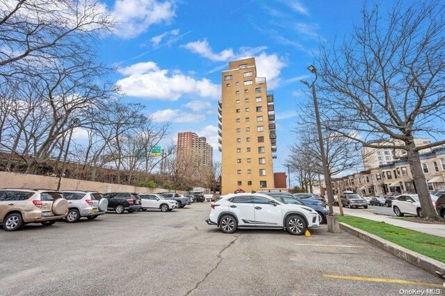 Listing photo 3 for 420 64th St Unit 2E, Brooklyn NY 11220