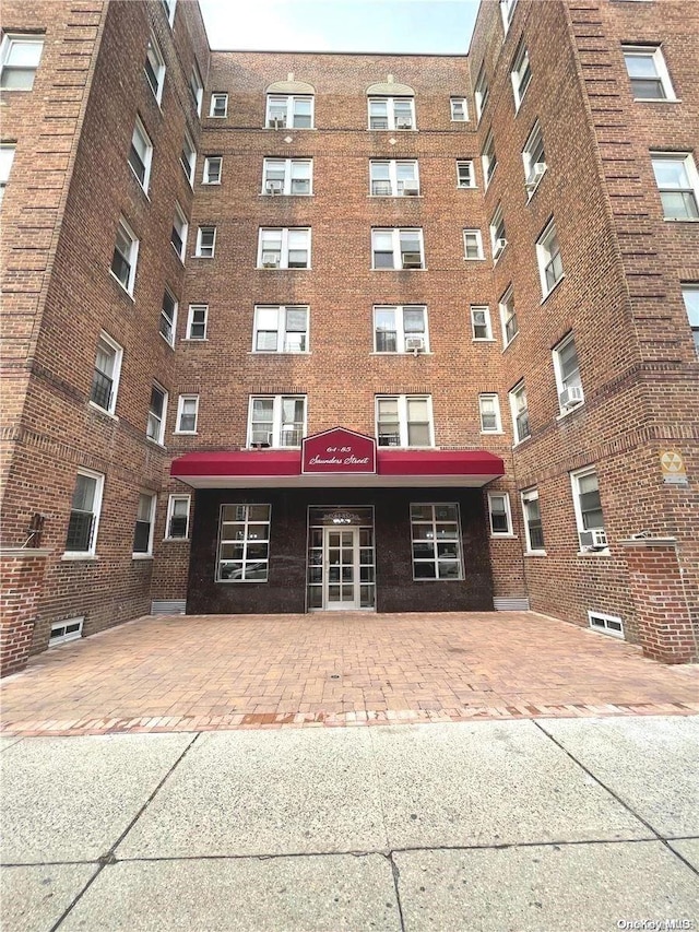64-85 Saunders St Unit E10, Rego Park, NY 11374 - photo 1