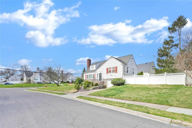 view of front of property with a front yard