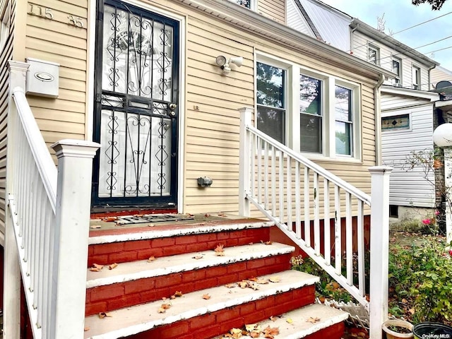 view of property entrance