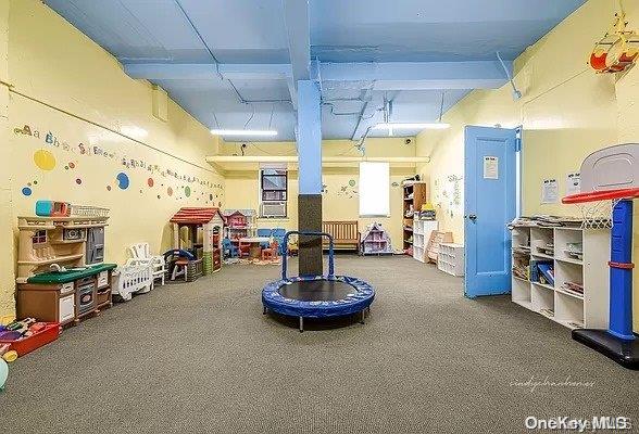 game room featuring carpet flooring