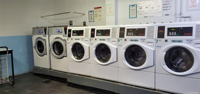 laundry area featuring washer and clothes dryer