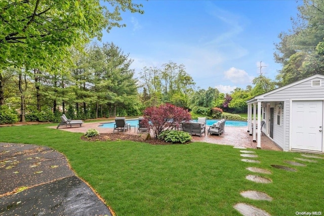 view of yard featuring a patio