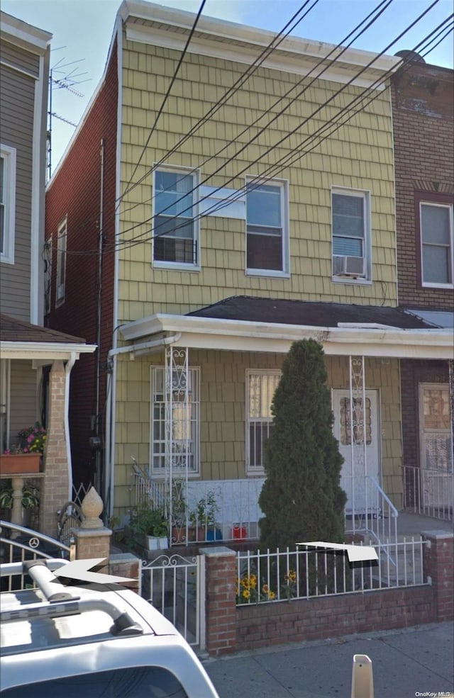 view of front of property with covered porch