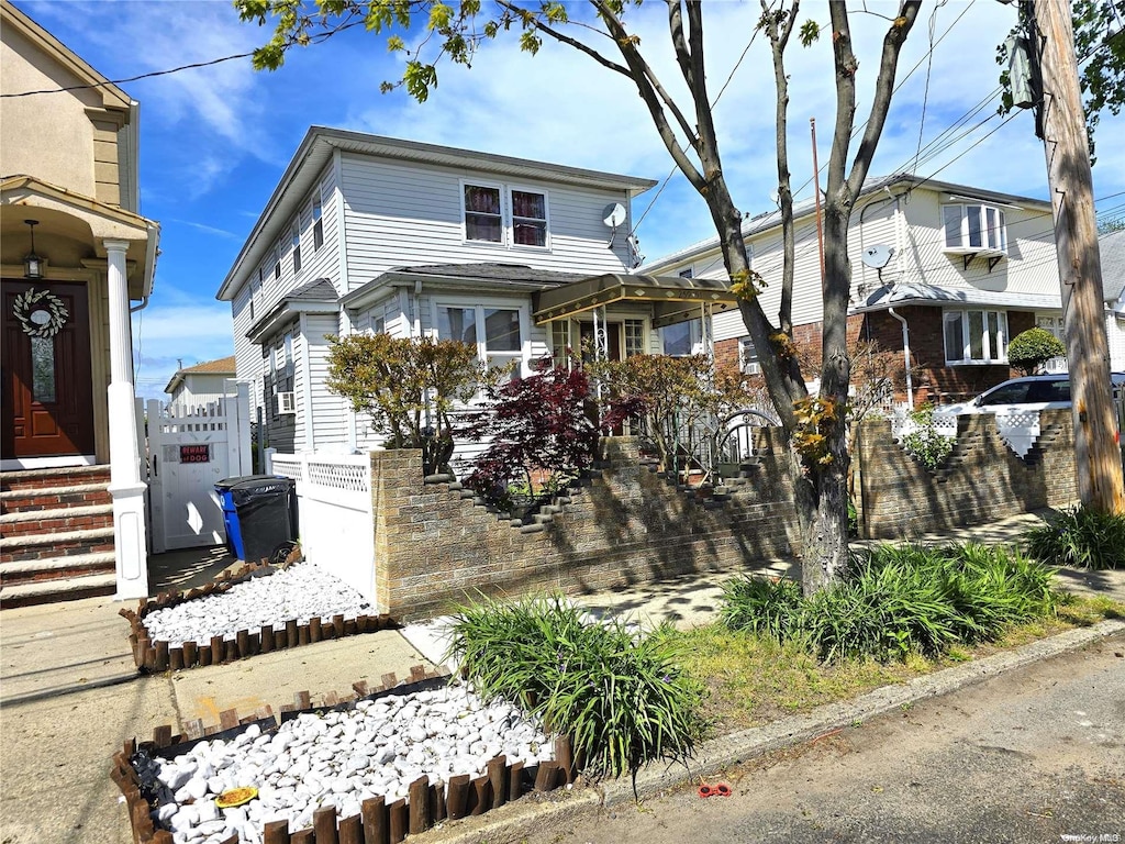 view of front of house