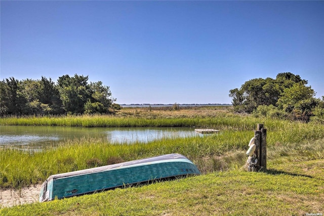 view of yard with a water view