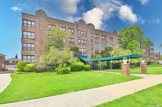 Listing photo 2 for 29 Woodmere Blvd Unit 4B, Woodmere NY 11598