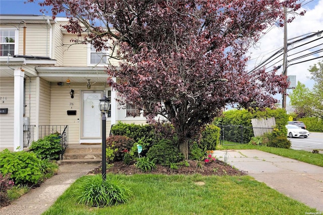 view of front of property