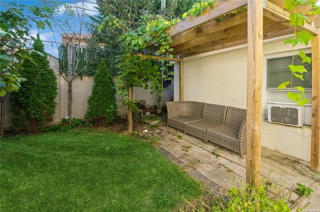 view of yard featuring an outdoor living space