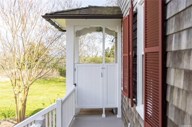 exterior space featuring a lawn