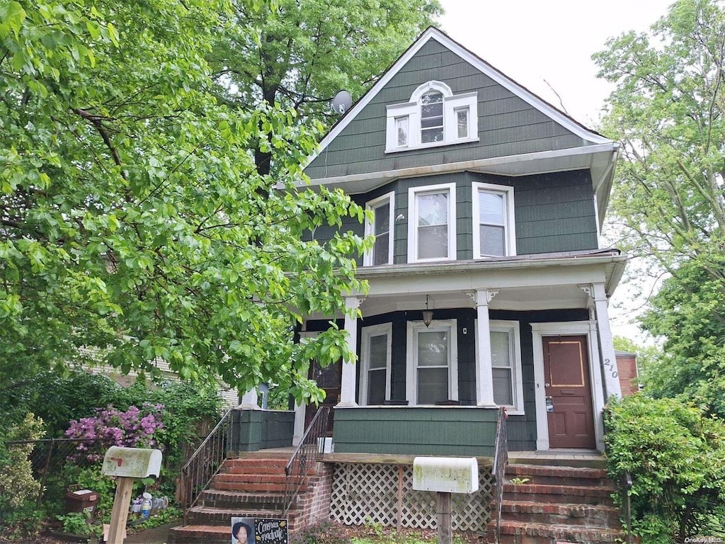 view of front of home