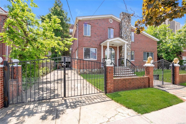 view of front of home featuring a front yard