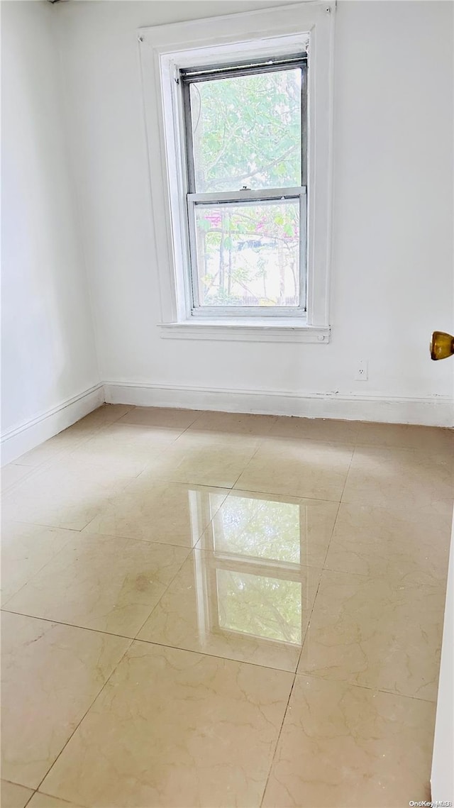93-06 95th St, Woodhaven, NY 11421 - photo 8