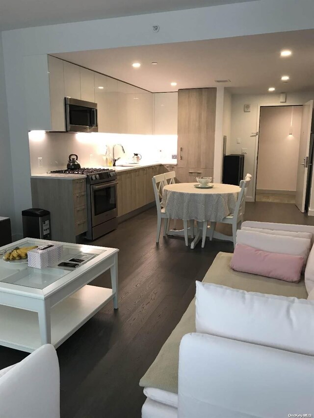 131-03 40th Rd Unit 15F, Flushing, NY 11354 - photo 20
