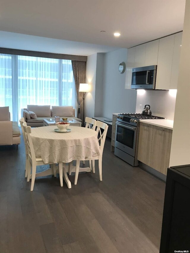 131-03 40th Rd Unit 15F, Flushing, NY 11354 - photo 23