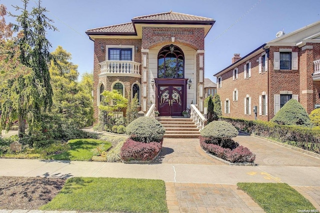 view of mediterranean / spanish-style house