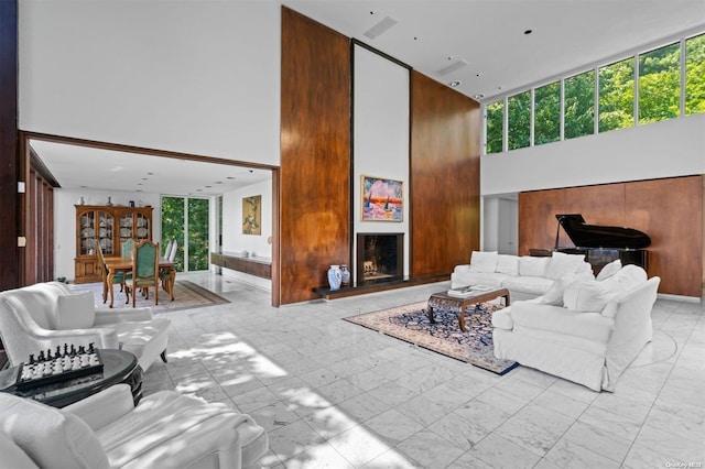 18 Hicks Ln, Sands Point, NY 11050 - community lobby featuring a towering ceiling