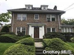 view of colonial inspired home