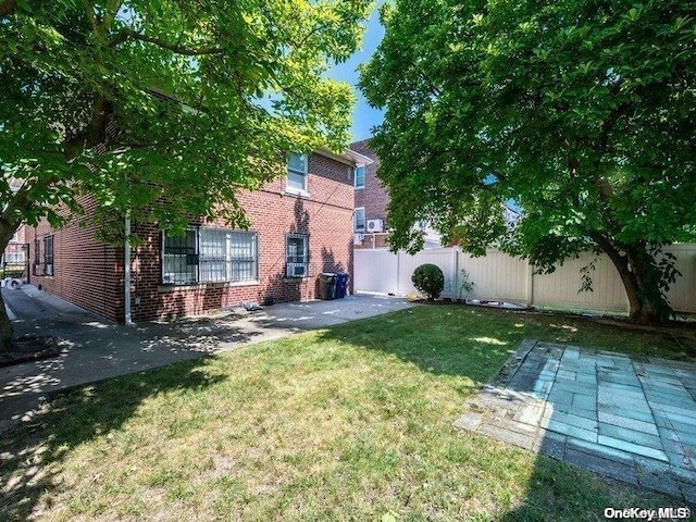 view of yard with a patio