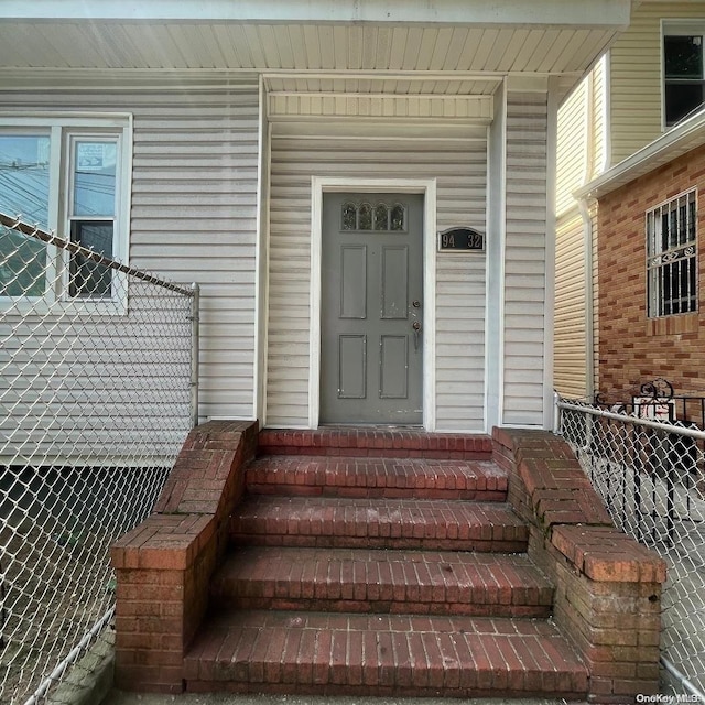 view of property entrance