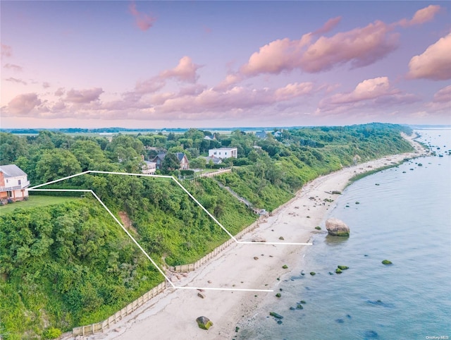 895 Glen Ct, Cutchogue, NY 11935