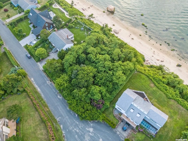 895 Glen Ct, Cutchogue, NY 11935