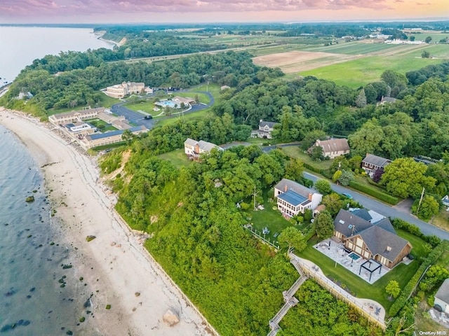 895 Glen Ct, Cutchogue, NY 11935
