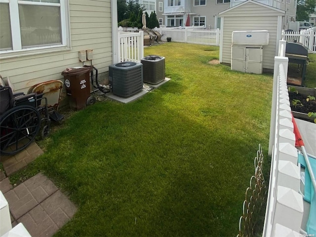 view of yard featuring cooling unit