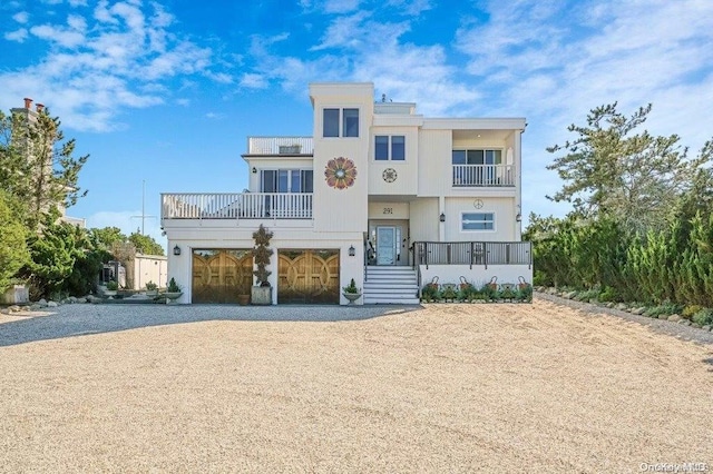 view of front facade with a garage