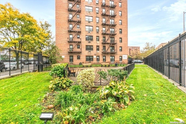 Listing photo 2 for 99-35 59th Ave Unit 5L, Corona NY 11368