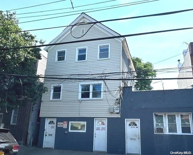 view of front facade