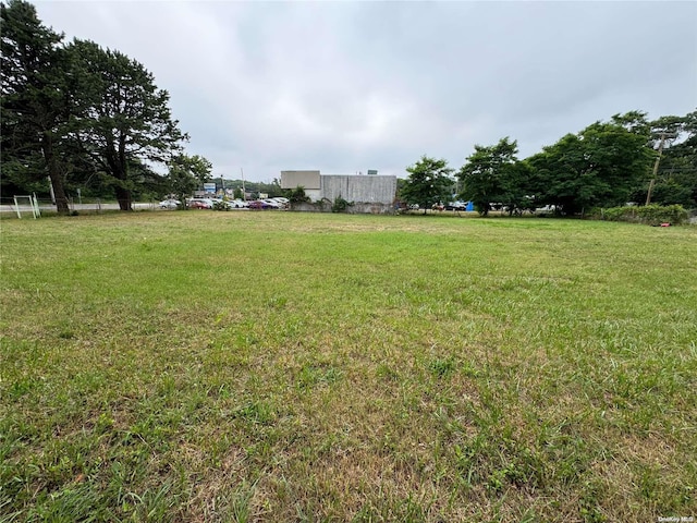 Listing photo 3 for 1287 Montauk Hwy, Mastic NY 11950