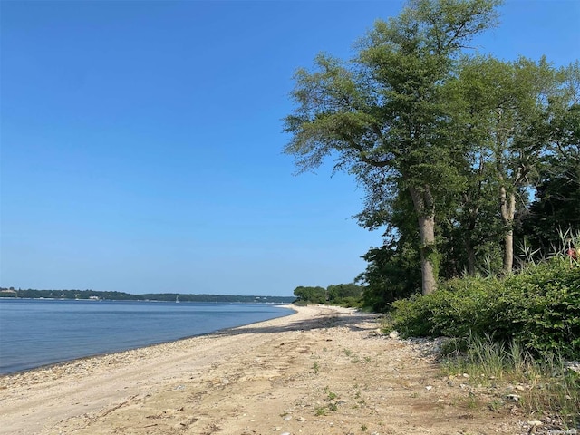 Listing photo 2 for 144 Centre Island Rd, Oyster Bay NY 11771