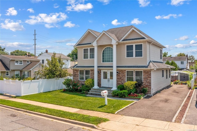 view of front of property with a front yard